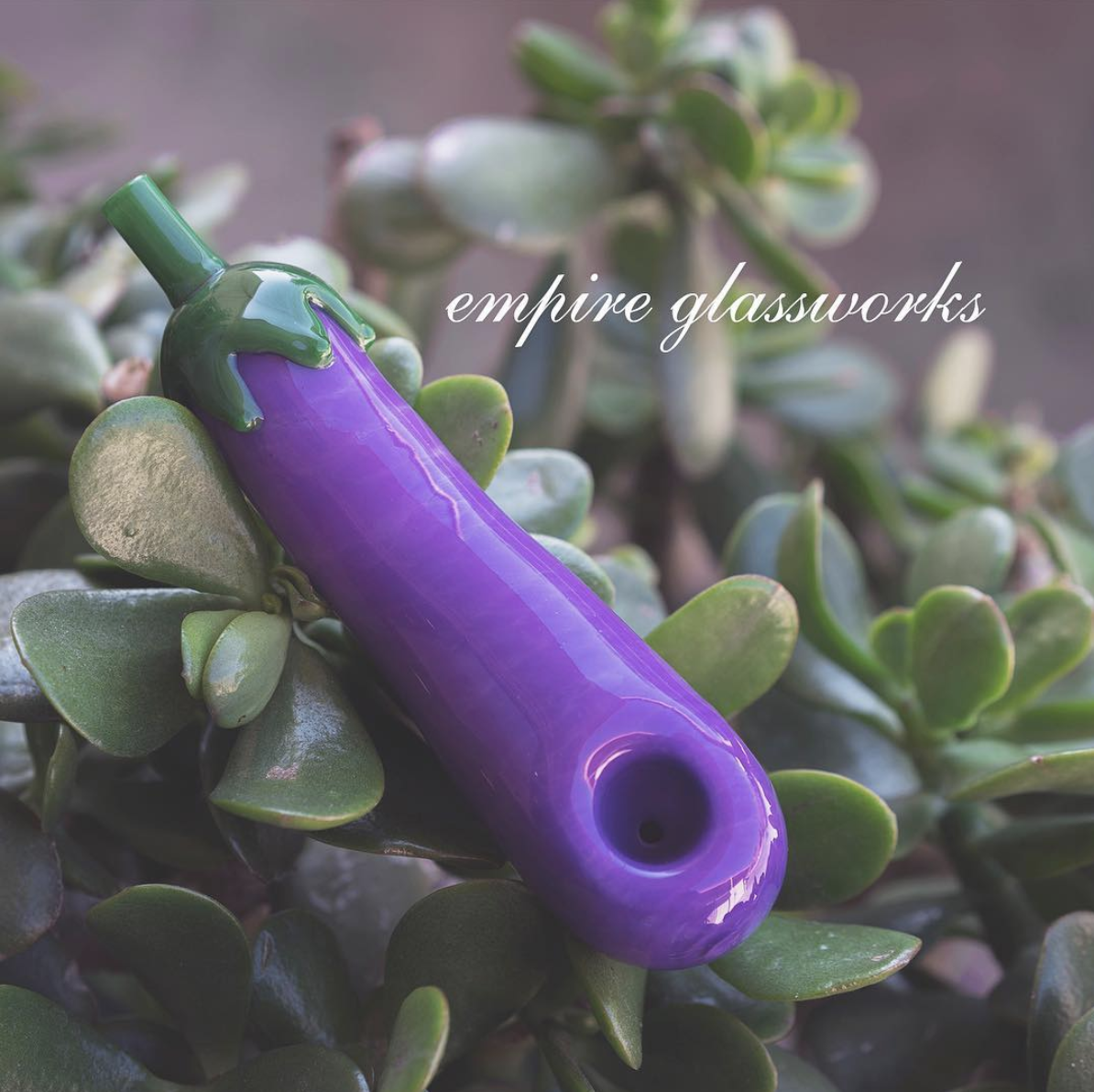 Empire Glassworks Eggplant Pipe - 5.5in - Image 2