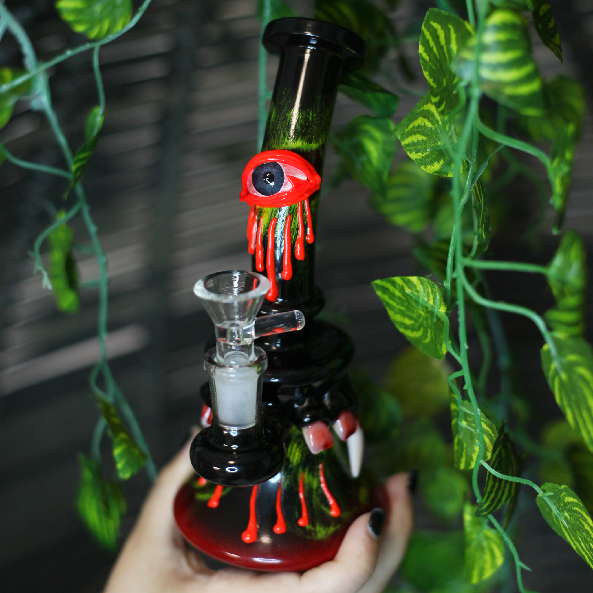 Eye of the Vampire Bong - 7 inches mini bong - Image 6