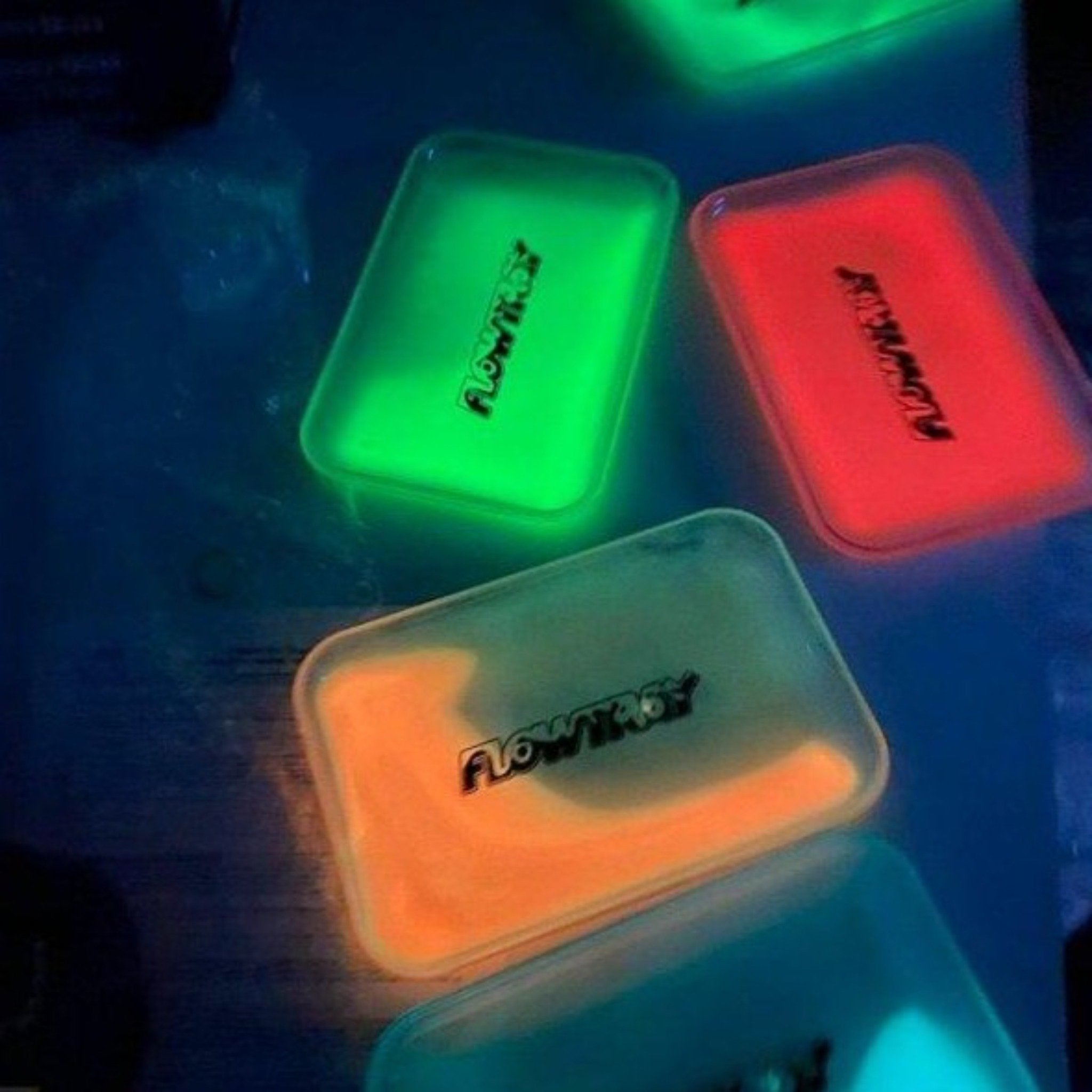 FlowTray Glow In the Dark Rolling Tray - 9.5in - Image 4