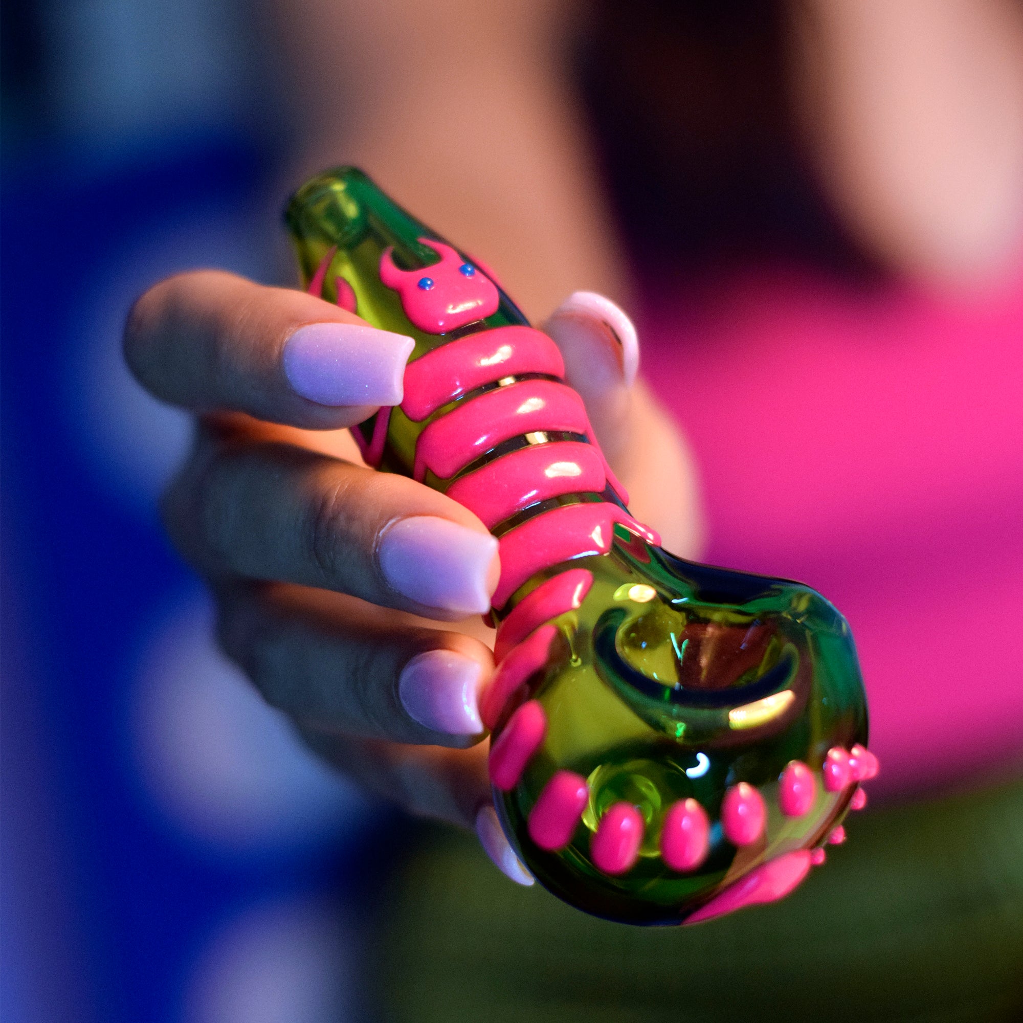 Glowing Scorpion Pipe - 4.5in - Image 6