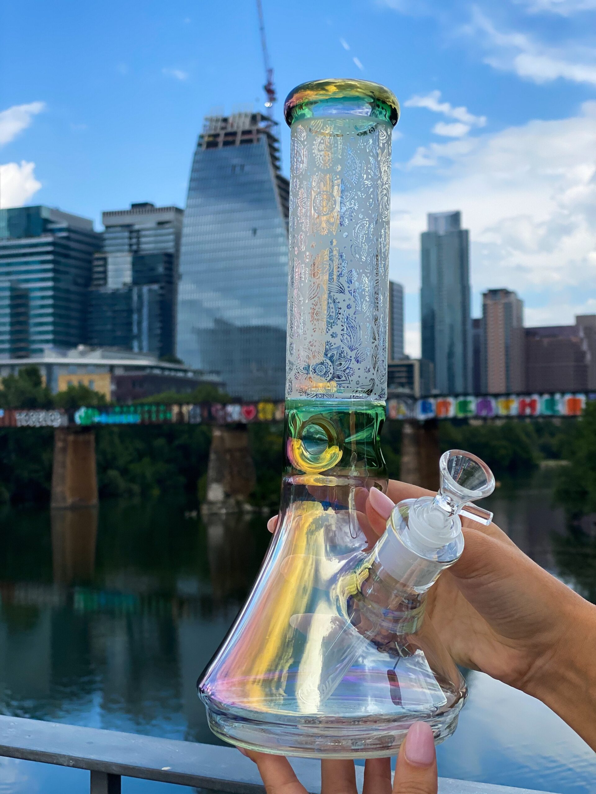 Low-res Bong - 13in - Image 9