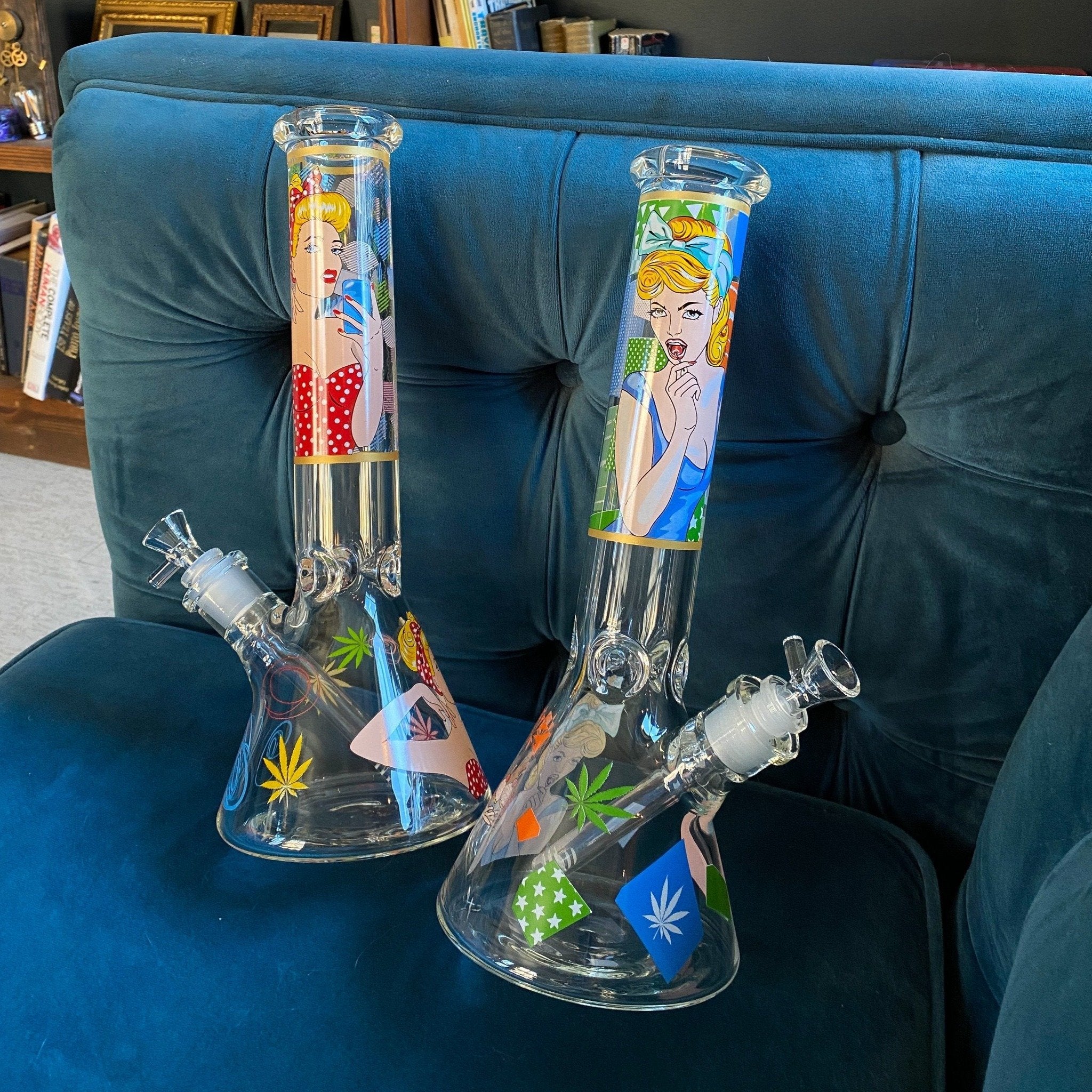 Potent Pin-up Bong - 14in - Image 2